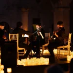 il concerto a lume di candela presso il chiostro dei domenicani