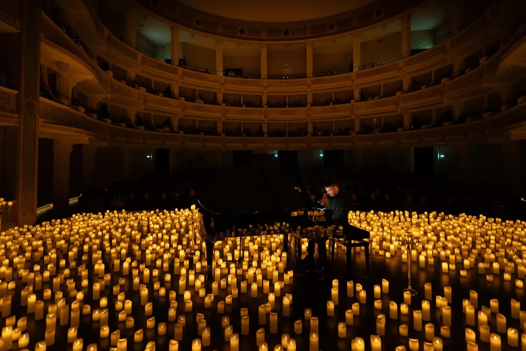 Teatro Apollo di Lecce, concerto a lume di candela